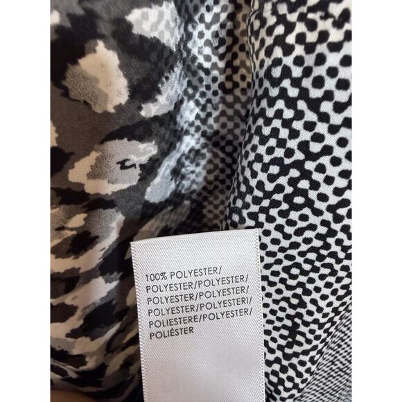 Liverpool Los Angeles Size MED Button Down White Black Red Print - Picture 4 of 7